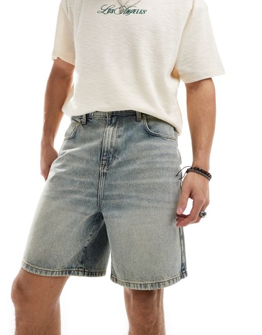 Pantalones cortos vaqueros azules estilo bermudas de largo estándar con lavado claro de FhyzicsShops DESIGN