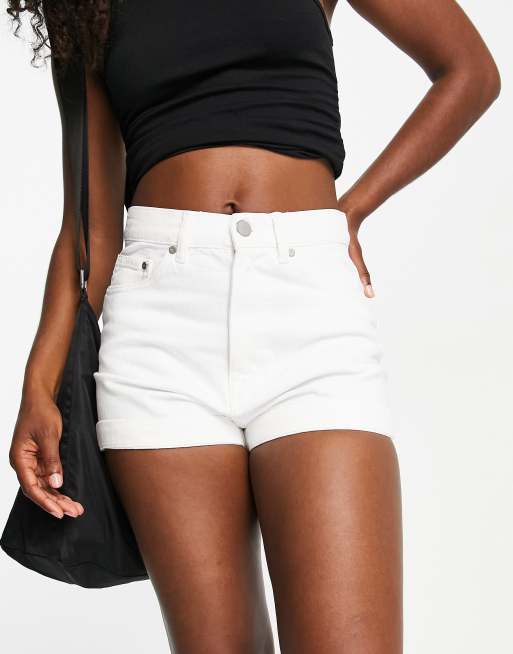 Pantalones cortos vaqueros blancos de alto con bajo vuelto de Waven | ASOS