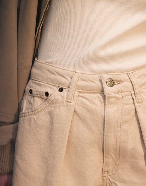 Pantalones cortos vaqueros blancos plisados de Topshop, 2 de 5