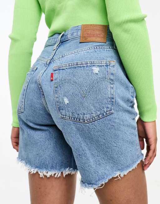 Pantalones cortos vaqueros con lavado azul claro y diseño desgastado 501 de Levi's, 4 de 4