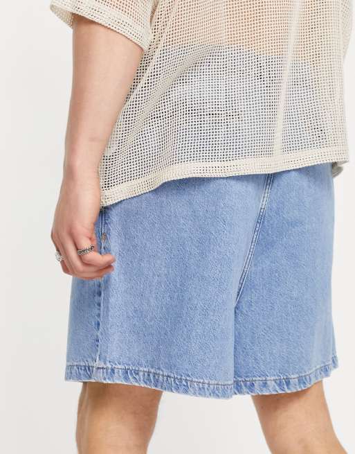 Pantalones cortos vaqueros con lavado medio y pinzas delanteras de ASOS DESIGN, 2 de 4