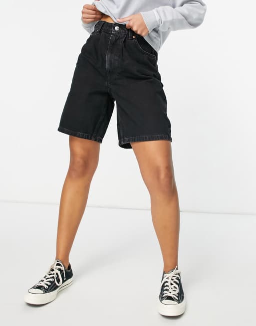 Pantalones cortos vaqueros dad de talle alto con lavado negro de mezcla de algodón orgánico de ASOS DESIGN