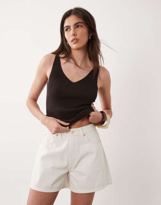 Pantalones cortos vaqueros de corte acampanado alargado de ASOS DESIGN, 2 de 5