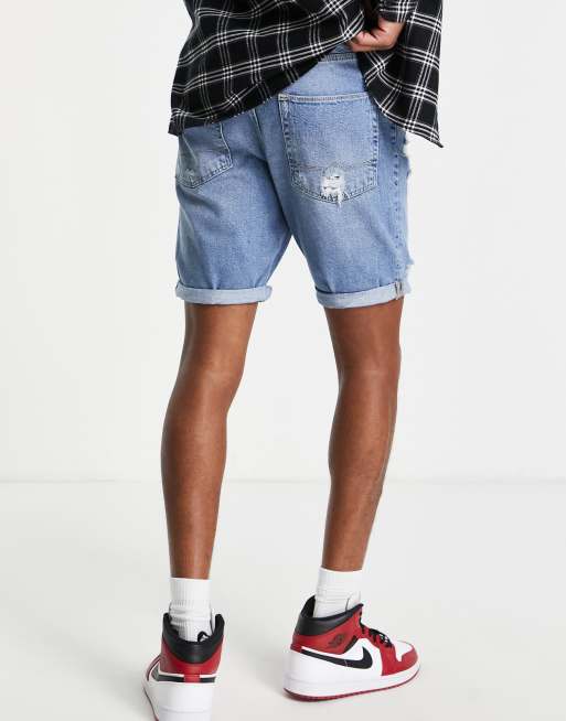 Pantalones cortos vaqueros de corte slim con lavado azul medio y diseño rasgado de ASOS DESIGN , 3 de 4