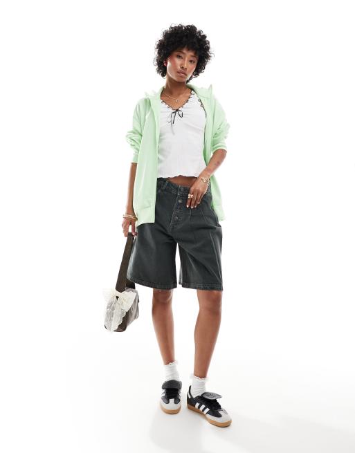 Pantalones cortos vaqueros gris carbón con pinzas Brody de Basic Pleasure Mode 
