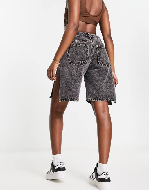 Pantalones cortos vaqueros gris lavado largos hasta la rodilla con