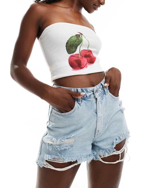Pantalones cortos vaqueros mom descoloridos con diseño desgarrado de ASOS DESIGN