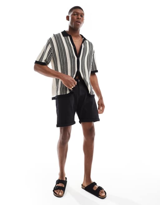 Pantalones cortos vaqueros negros con bajos vueltos de JJ Rebel , 5 de 5
