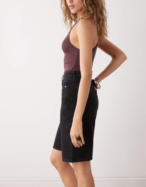 Pantalones cortos vaqueros negros de talle alto de Weekday Curve, 2 de 5