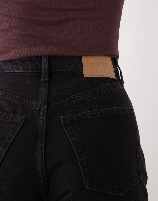Pantalones cortos vaqueros negros de talle alto de Weekday Curve, 5 de 5