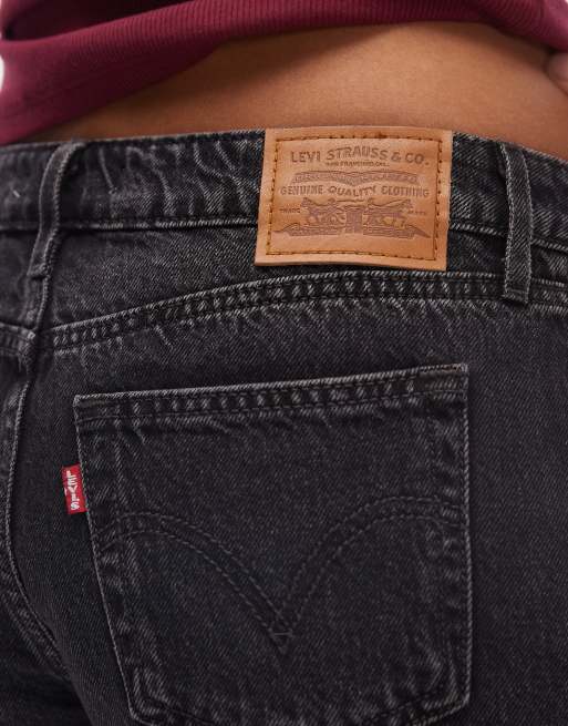 Pantalones cortos vaqueros negros de talle bajo de Levi's, 5 de 5