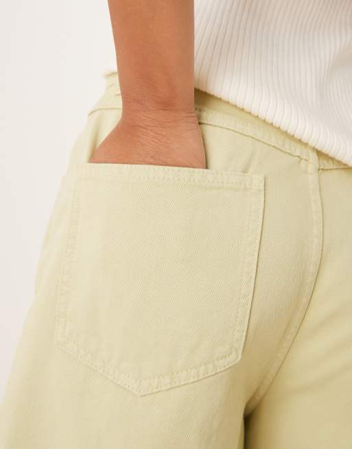 Pantalones cortos vaqueros verde oliva de corte alargado con lavado envejecido de ASOS DESIGN, 4 de 5