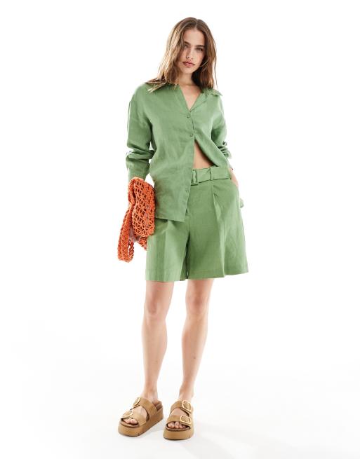 Pantalones cortos verde claro de lino de Mango (parte de un conjunto)