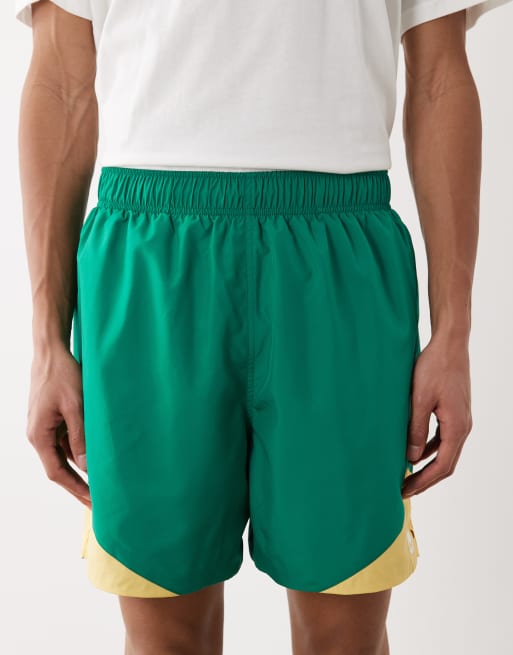 Pantalones cortos verdes de tejido ligero Windrunner de Nike , 4 de 5