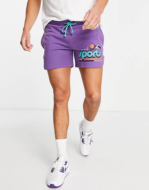 Hombre Other | Pantalones cortos violetas de estilo deportivo con estampado gráfico de ASOS Actual (parte de un conjunto) - SG27593
