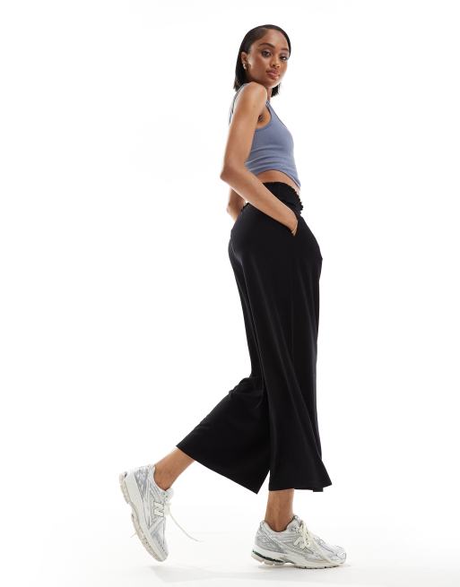 Pantalones culotte capri negros con cinturilla fruncida de ASOS DESIGN Tall, 5 de 5