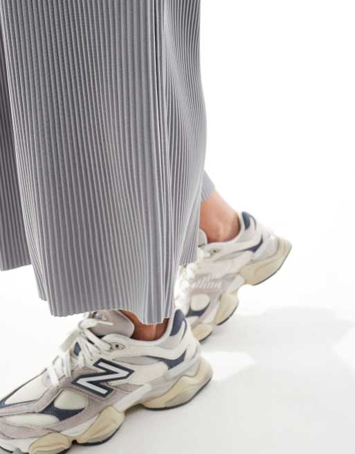 Pantalones culotte gris jaspeado plisados de pernera ancha de ASOS DESIGN Petite, 5 de 5