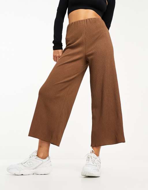 Los pantalones culotte arrasan esta temporada y estos de Mango son súper  cómodos y fresquitos