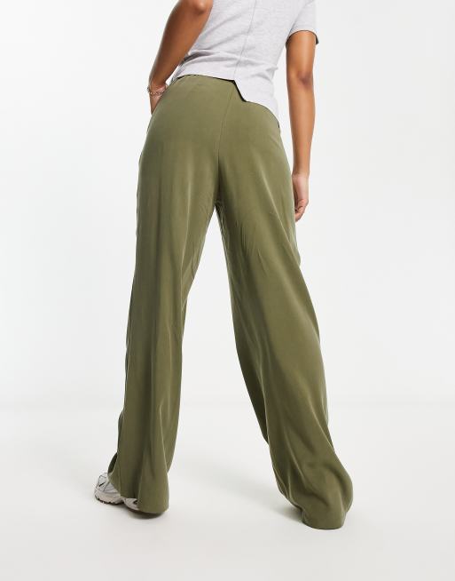 Pantalones cargo color oliva extragrandes de ASOS DESIGN