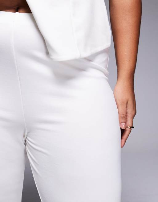 Pantalones de campana blancos de punto roma de ASOS DESIGN Curve (parte de un conjunto), 5 de 5