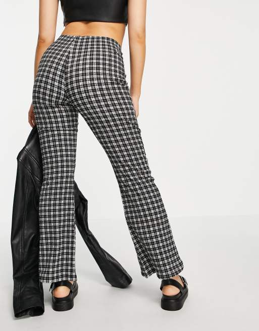 Pantalones de campana con estampado a cuadros de New Look Petite, 2 de 4