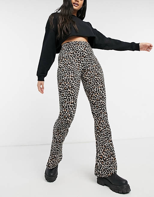 Pantalones de campana con estampado leopardo de canalé de New Look | ASOS