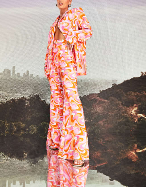 Pantalones de campana con estampado de remolinos de ASOS DESIGN x MILLIE (parte de un conjunto), 2 de 4