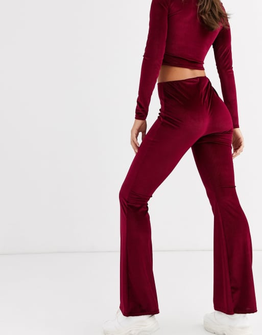 Pantalones de campana en terciopelo de canal burdeos de Missguided Tall parte de un conjunto