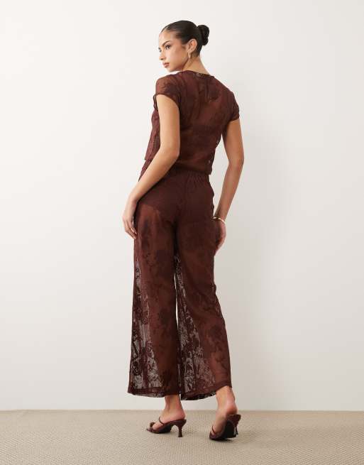 Pantalones de campana marrón chocolate de encaje floral de croché de ASOS DESIGN (parte de un conjunto), 3 de 5