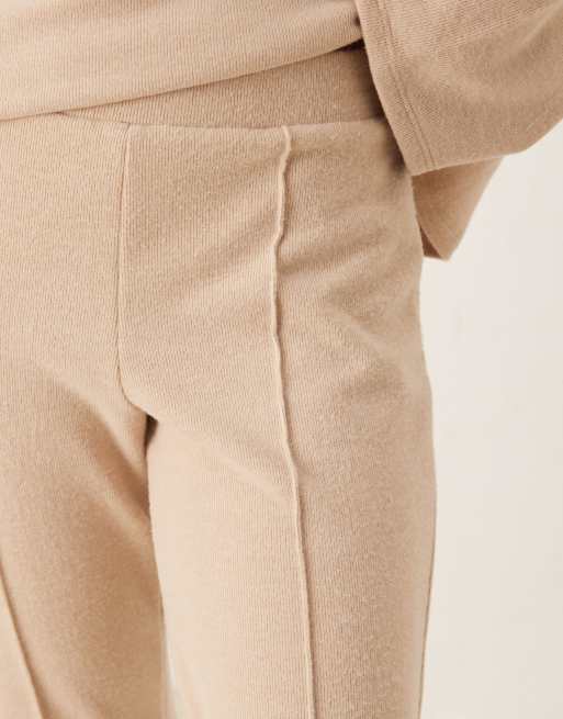 Pantalones de campana marrón topo claro de tejido muy suave de ASOS DESIGN, 2 de 5