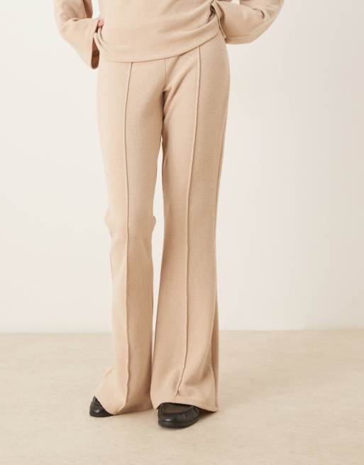 Pantalones de campana marrón topo claro de tejido muy suave de ASOS DESIGN, 5 de 5
