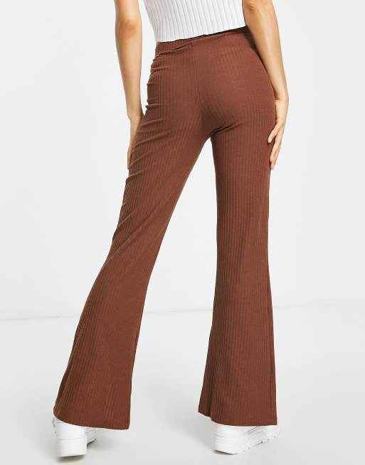 Pantalones de campana marrones con abertura en los bajos de Pieces Petite, 2 de 4