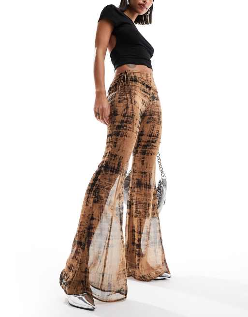 Pantalones de campana marrones con estampado Capsule de Mango