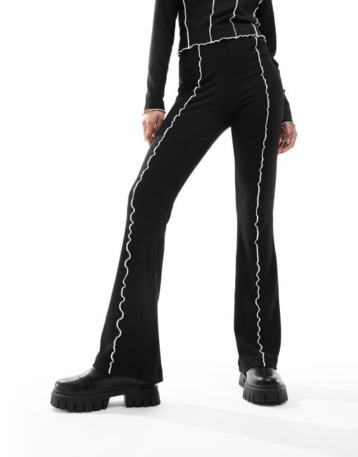 Pantalones de campana negros con pespuntes en contraste de canalé de Pieces (parte de un conjunto)