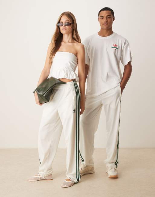 Pantalones de chándal color crema y verdes Firebird de adidas Originals