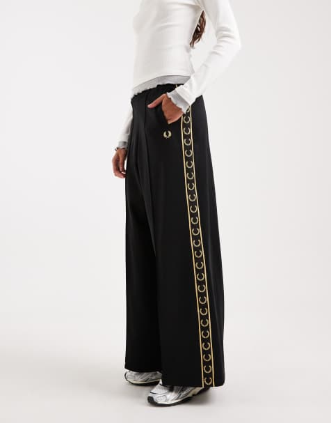 Pantalones de chándal negros con cinta del logo de Fred Perry (parte de un conjunto) - view 1