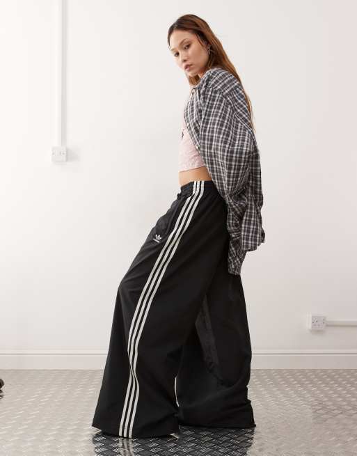 Pantalones de chándal negros de pernera ancha Adicolor de adidas Originals