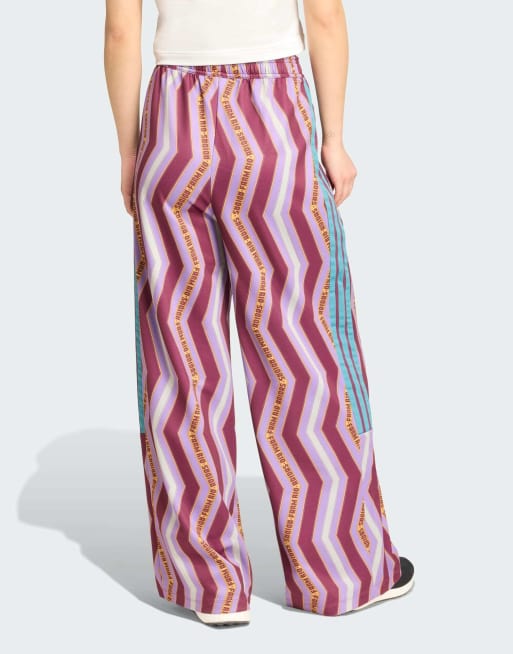 Pantalones de chándal rojo Amazonas y violeta neón de Tiro de adidas Performance x FARM, 4 de 4
