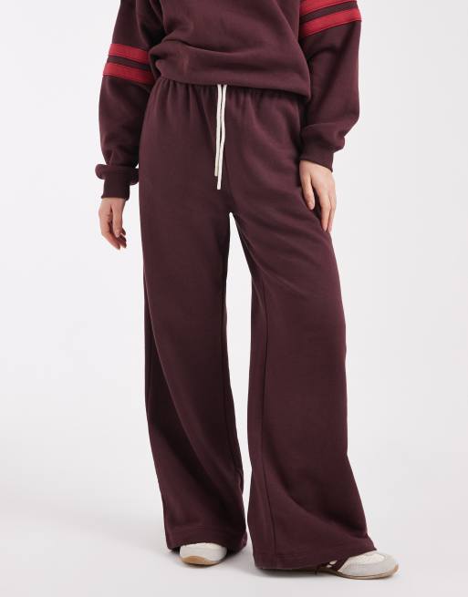 Pantalones de chándal rojo sangría tostado de pernera ancha de Cotton On, 2 de 5