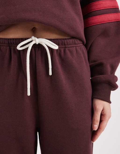 Pantalones de chándal rojo sangría tostado de pernera ancha de Cotton On, 3 de 5