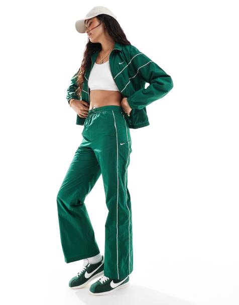 Pantalones de chándal verdes Windrunner de Nike - view 1