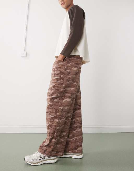 Pantalones de corte bombacho extragrande con estampado de camuflaje de COLLUSION, 3 de 5