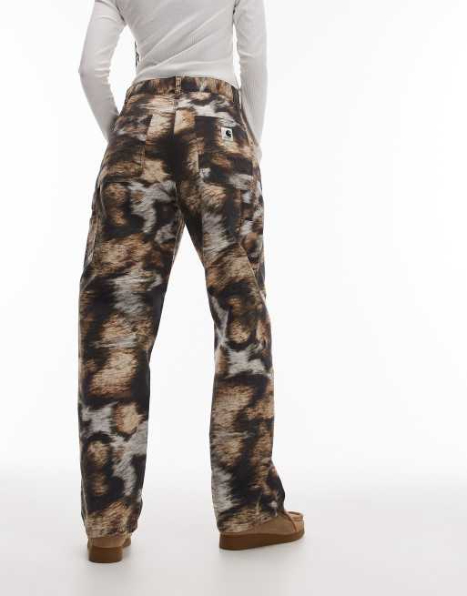 Pantalones de corte suelto con estampado de camuflaje efecto perro Brandon Single Knee de Carhartt WIP, 4 de 5