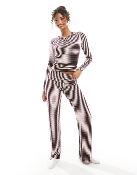 Pantalones de estar por casa a rayas burdeos con cinturilla plegada Sleep Recovery de Cotton On (parte de un conjunto) - view 1