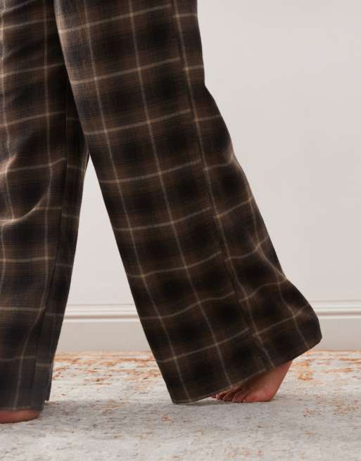 Pantalones de estar por casa marrones a cuadros de franela de Weekday (parte de un conjunto), 4 de 5
