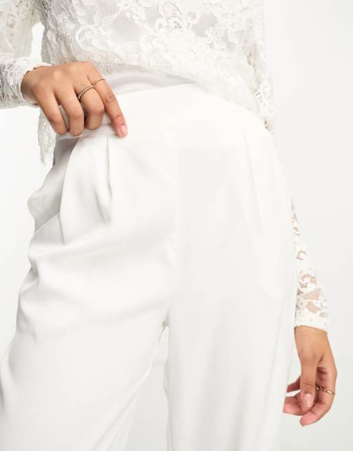 Pantalones de novia blancos de corte sartorial y pernera ancha de Vila, 2 de 4