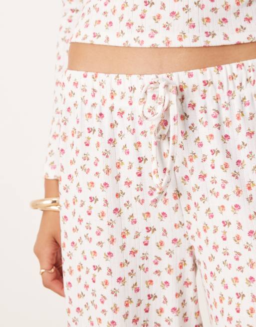 Pantalones de pernera ancha con estampado de florecitas de pointelle de ASOS DESIGN (parte de un conjunto), 3 de 5