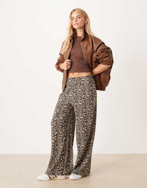 Pantalones de pernera ancha con estampado de leopardo de tejido texturizado de JDY Petite - view 1
