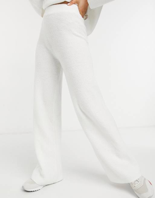 Pantalones de pernera ancha en color crema de canalé de ASOS DESIGN (parte de un conjunto)