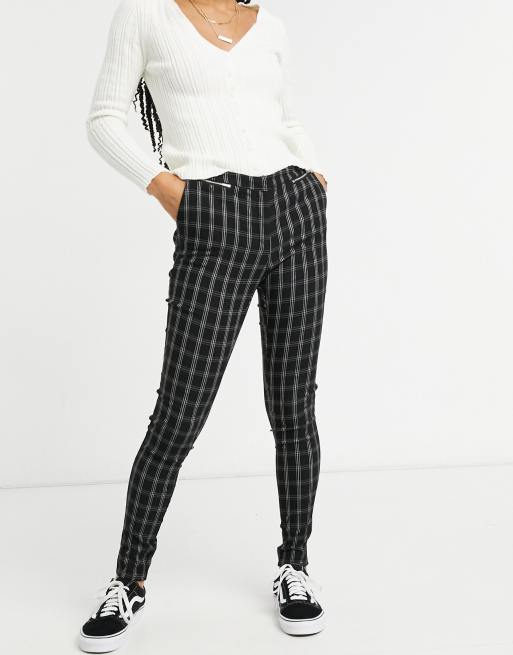 Pantalones de pernera slim con diseño de cuadrícula en negro de New Look |  ASOS